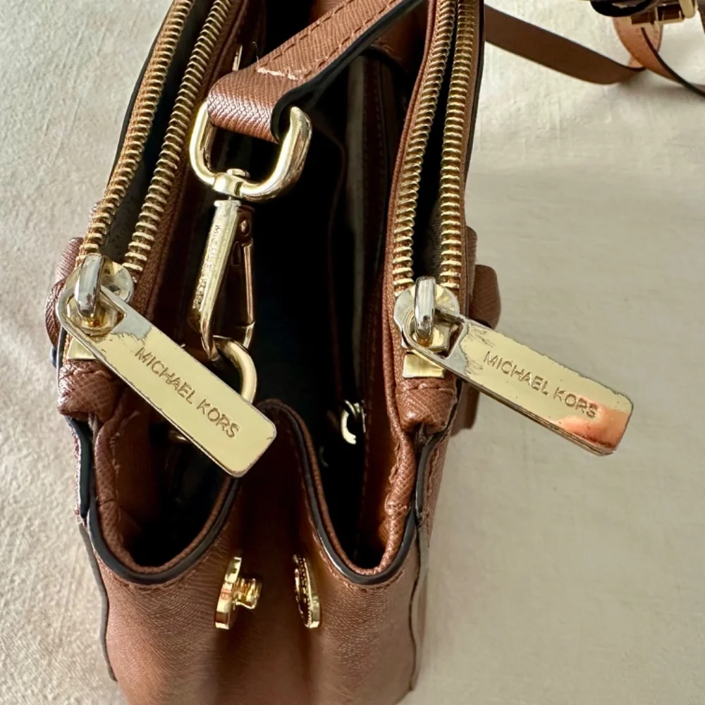 Michael Kors small Sutton Brown Saffiano Leather satchel - Picture 4 of 7